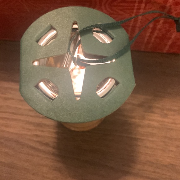 Starbucks 2016 Holiday Polar Bears Cup Ornament - Picture 2 of 6